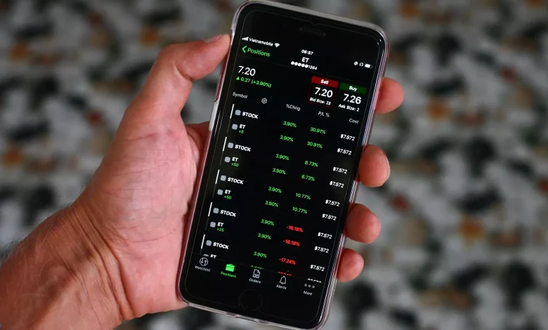 Zhongjin Gold stock holds focus as results and market data stay key