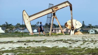 Oil extends gains after fresh US strikes