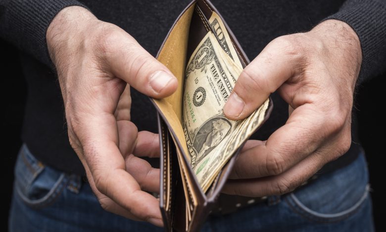 Economic pessimism deepens ahead of midterms as affordability pressures persist, CNBC survey finds