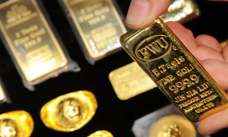 Gold prices are declining in global markets.